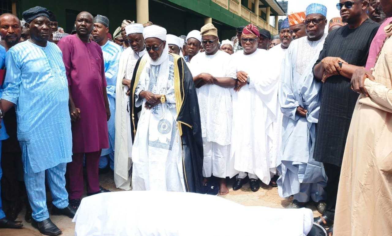 Yilwatda, Govs Attend Burial Of Ajibola Basiru’s Mother In Osun