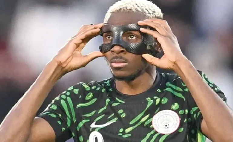 Fans swarm Osimhen during Lagos visit