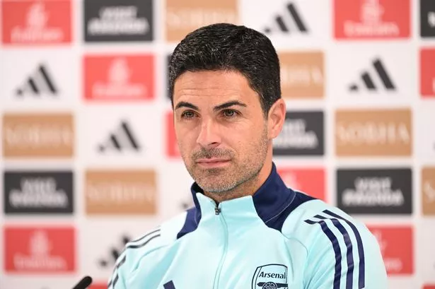 Arsenal Considering Re-signing Former Gunners Star