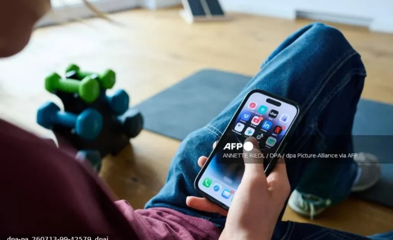 UK announces social media curfew for 16, 17-year-olds