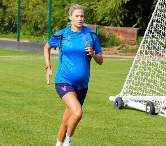 Pregnant Crystal Palace Midfielder Stuns Fans by Joining Preseason Training