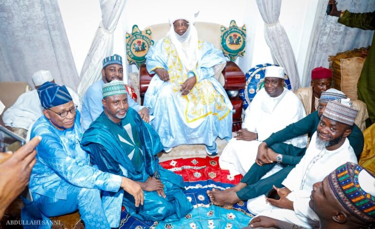 2027: Emir Of Ilorin Gives Royal Blessings To APC Candidates 