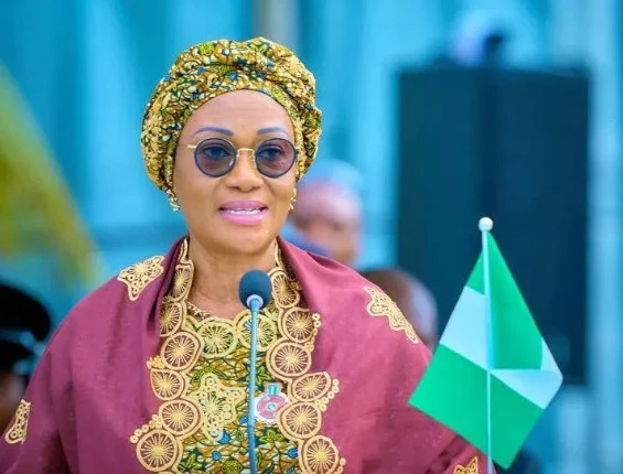 Remi Tinubu empowers 800 women, unveils Kogi treasury house