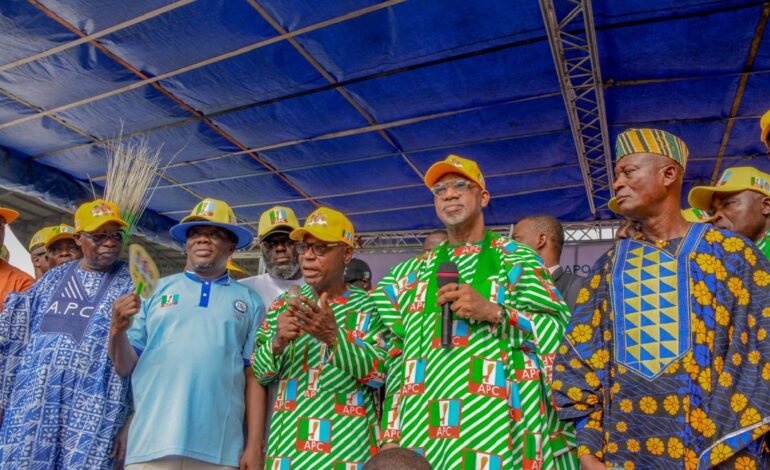2027: Abiodun receives thousands of PDP, ADC defectors into APC, mobilises Ogun East 