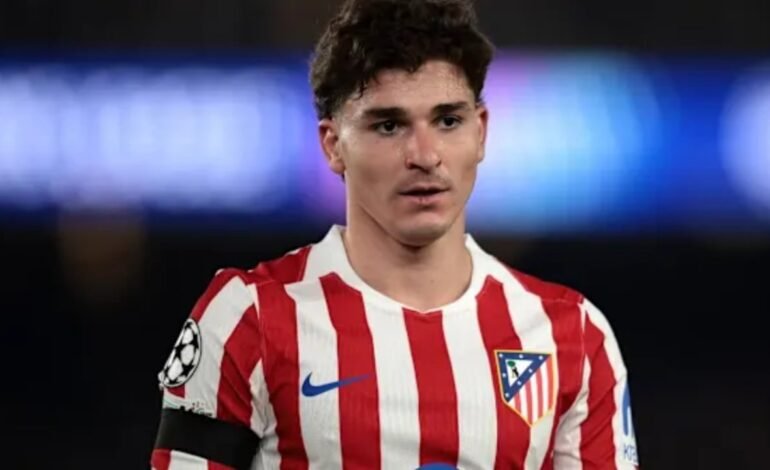 Transfer: Alvarez absent from Atletico training as Arsenal wait for green light