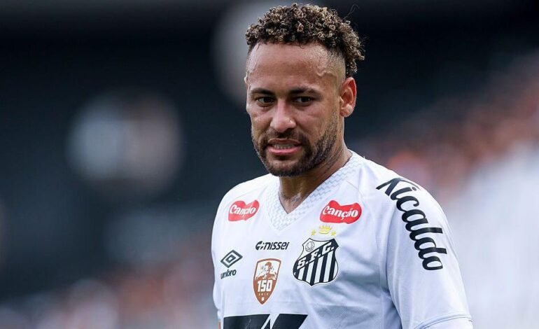 Neymar Slams Santos Pitch After Injury Scare