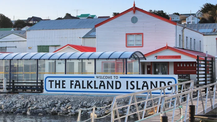 Falkland Islanders seek ban on Argentine visitors over flag row
